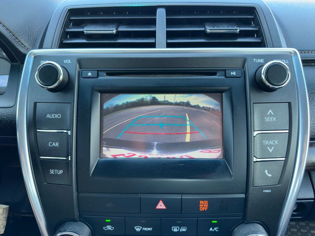 2015 Toyota Camry Image 25