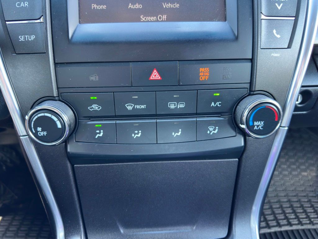 2015 Toyota Camry Image 26