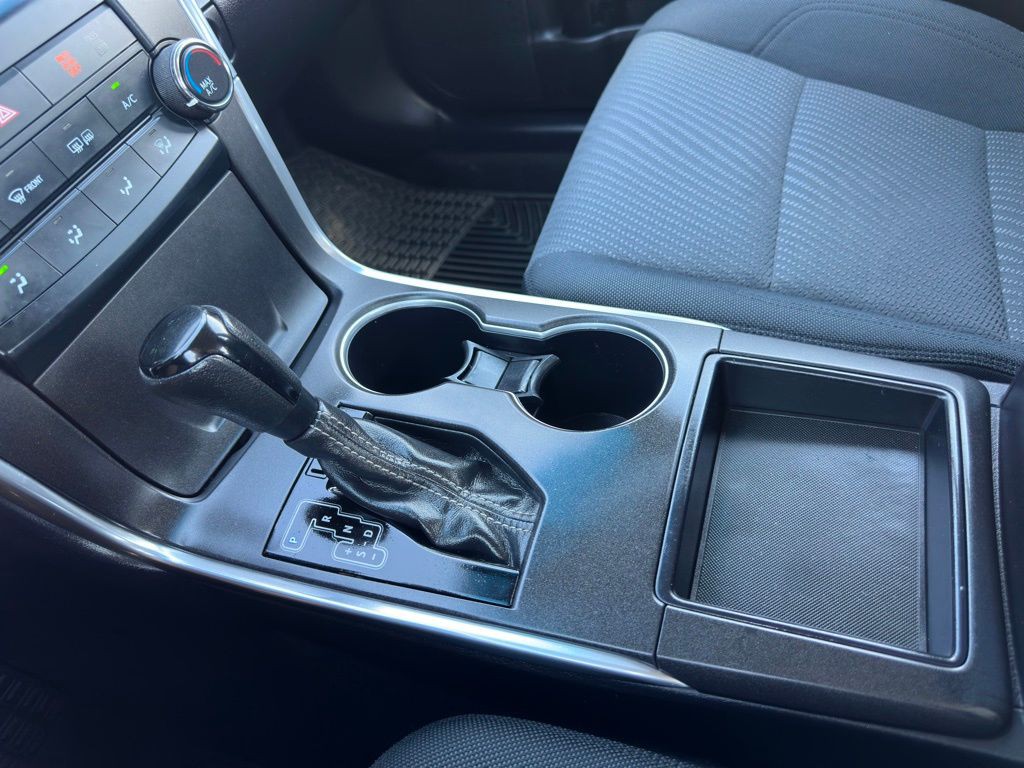 2015 Toyota Camry Image 27