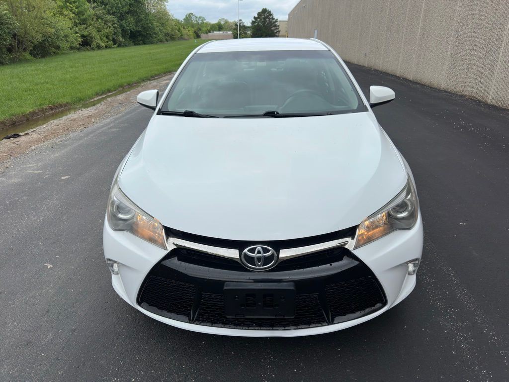 2017 Toyota Camry Image 2