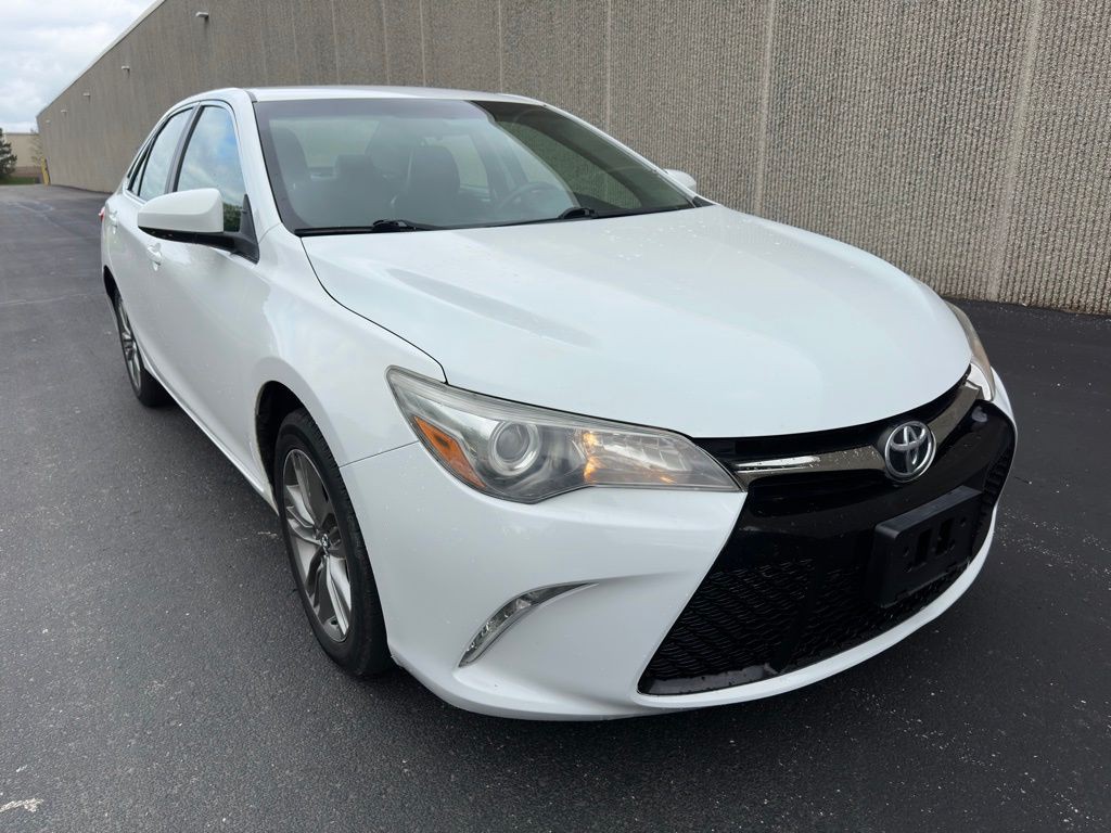 2017 Toyota Camry Image 3