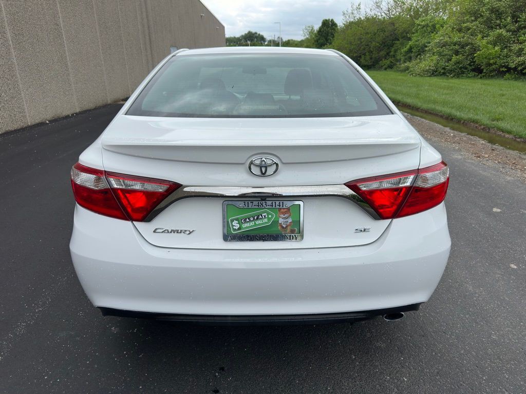 2017 Toyota Camry Image 5