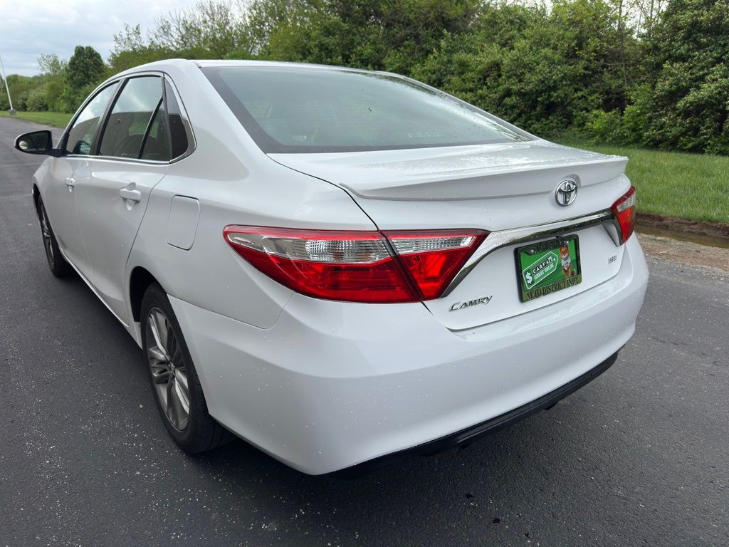 2017 Toyota Camry Image 6