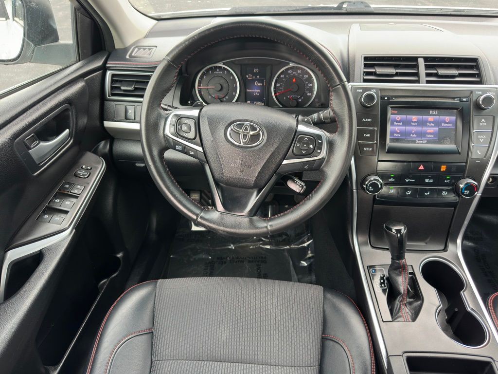 2017 Toyota Camry Image 8