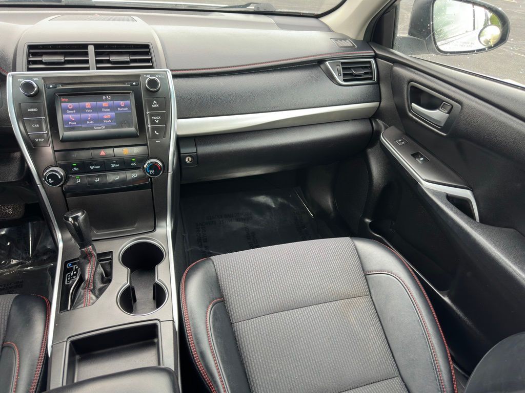 2017 Toyota Camry Image 9