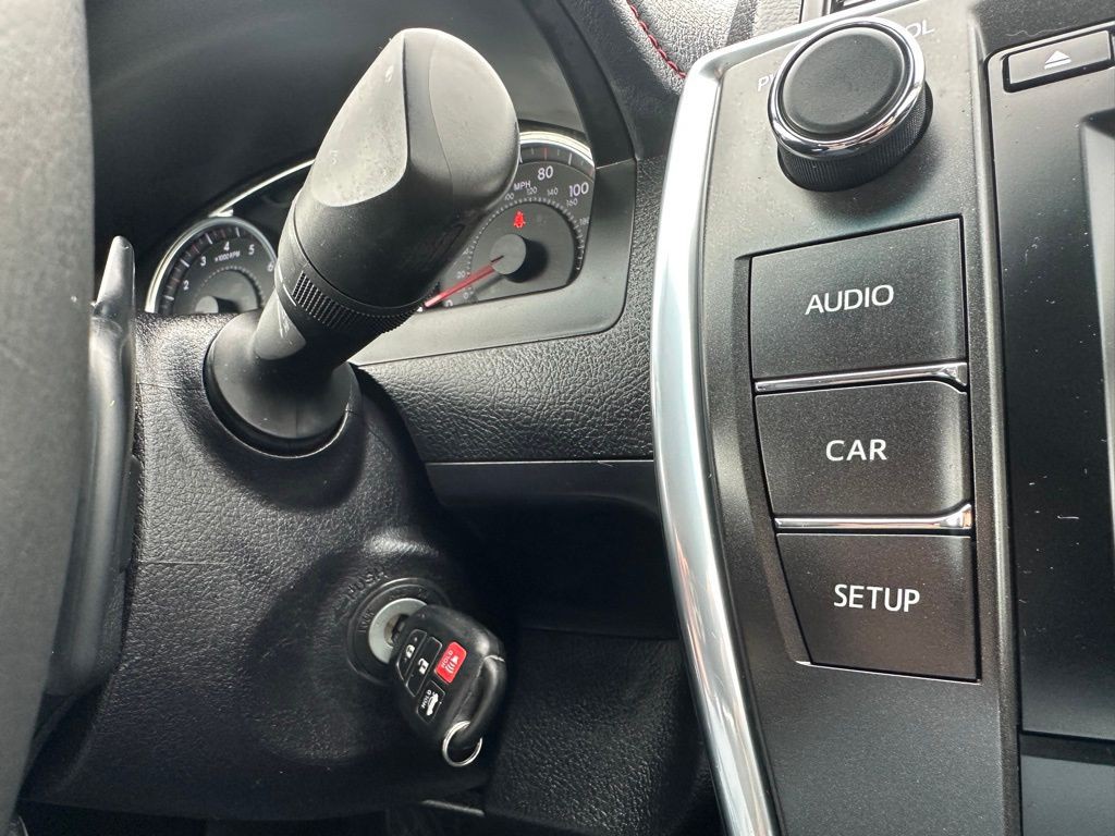 2017 Toyota Camry Image 23