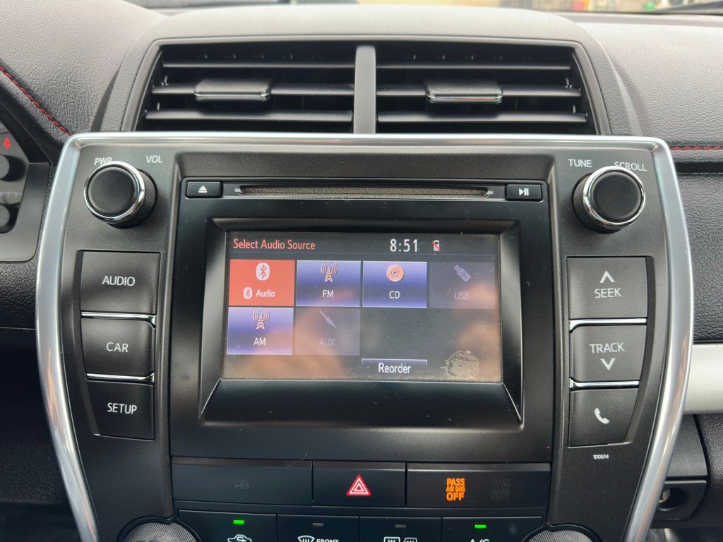2017 Toyota Camry Image 24
