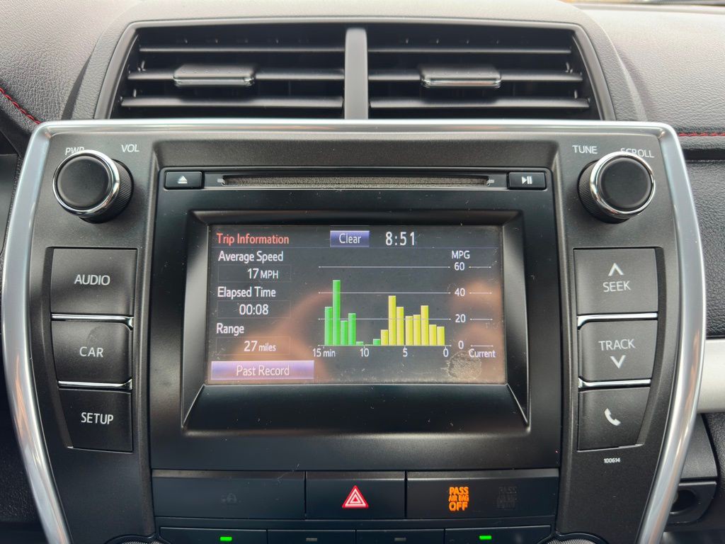 2017 Toyota Camry Image 25