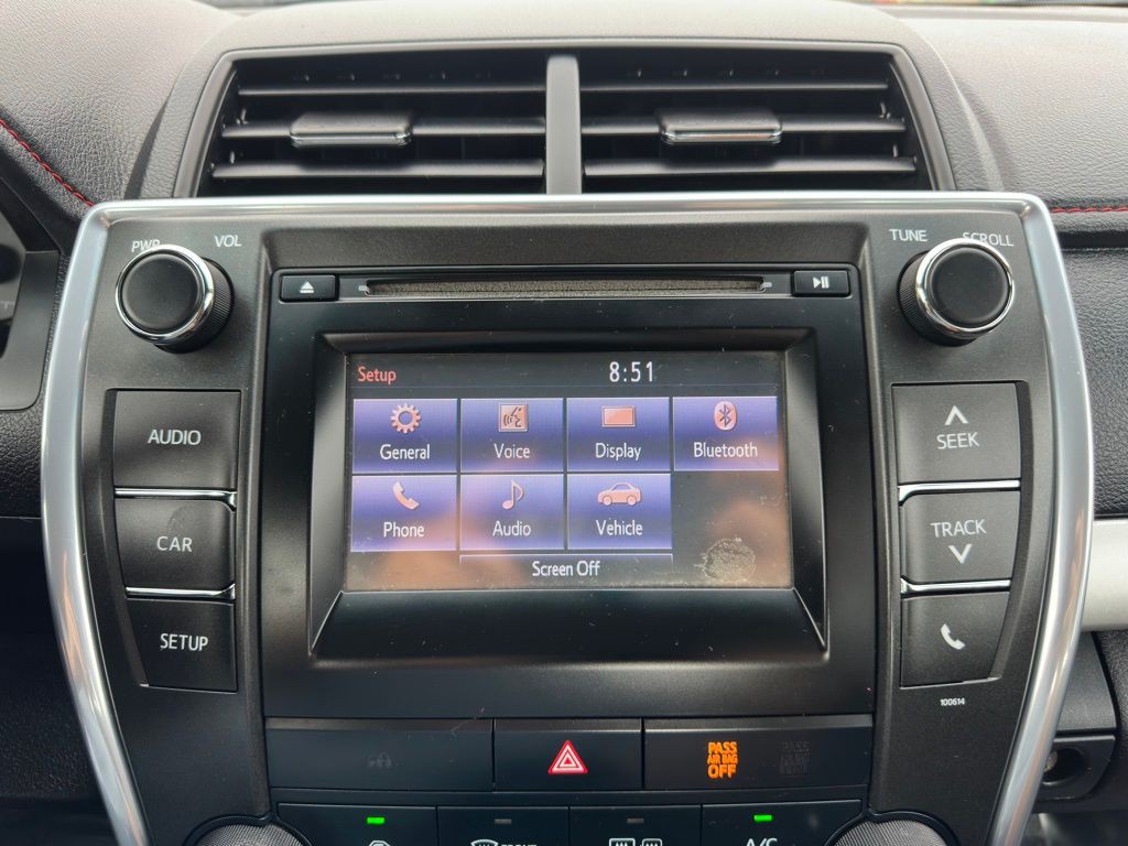 2017 Toyota Camry Image 26