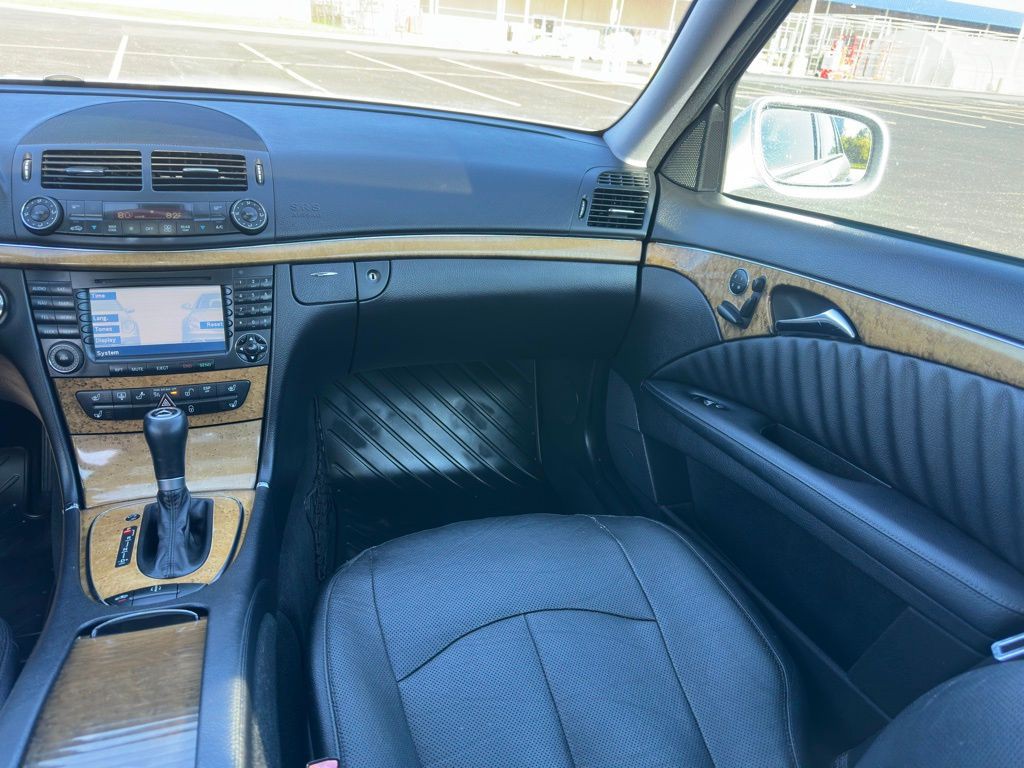 2008 Mercedes-Benz E-Class Image 9