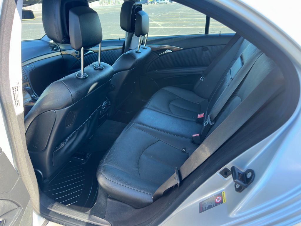 2008 Mercedes-Benz E-Class Image 11