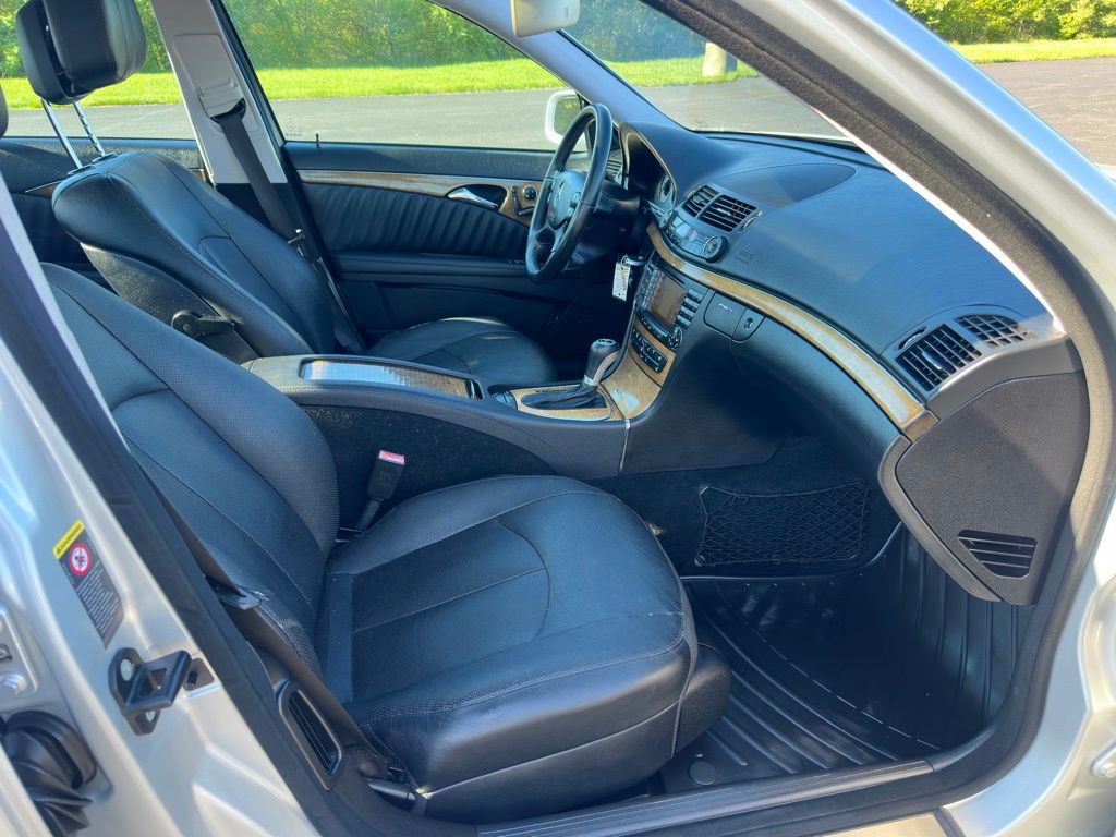 2008 Mercedes-Benz E-Class Image 14