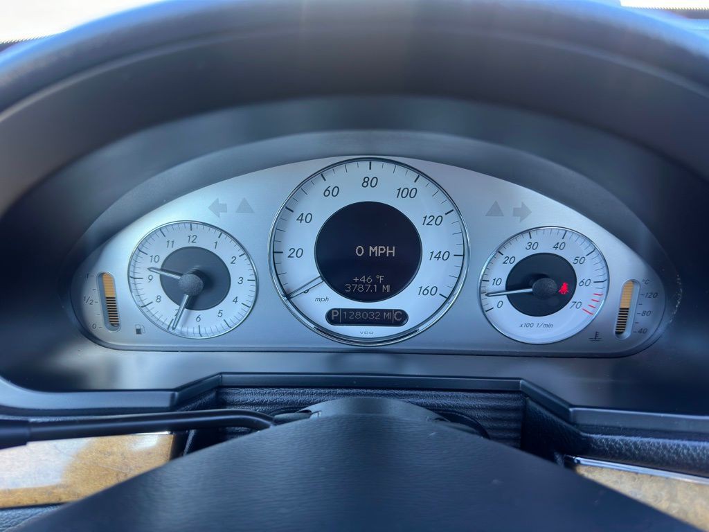 2008 Mercedes-Benz E-Class Image 16