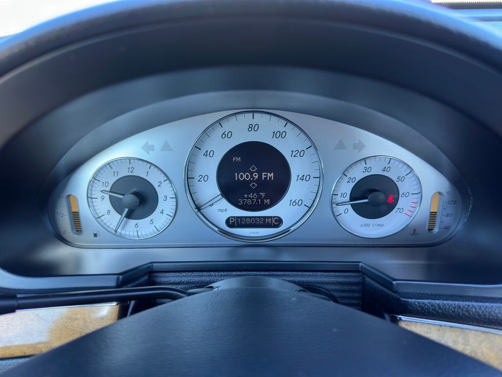 2008 Mercedes-Benz E-Class Image 18