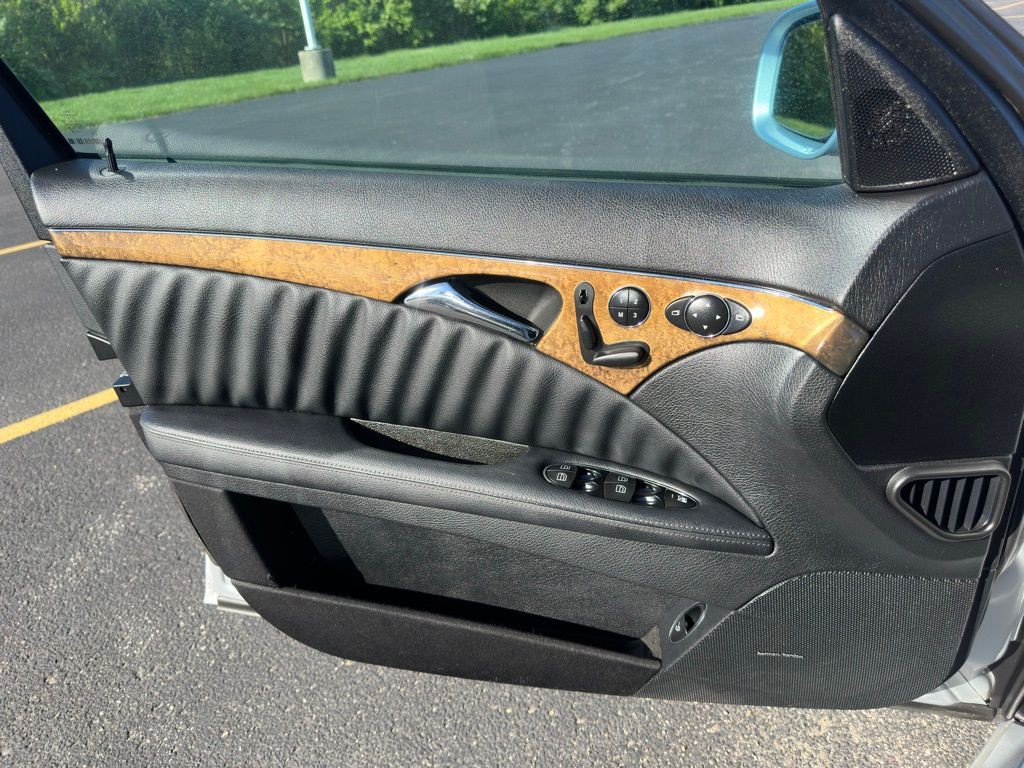 2008 Mercedes-Benz E-Class Image 30