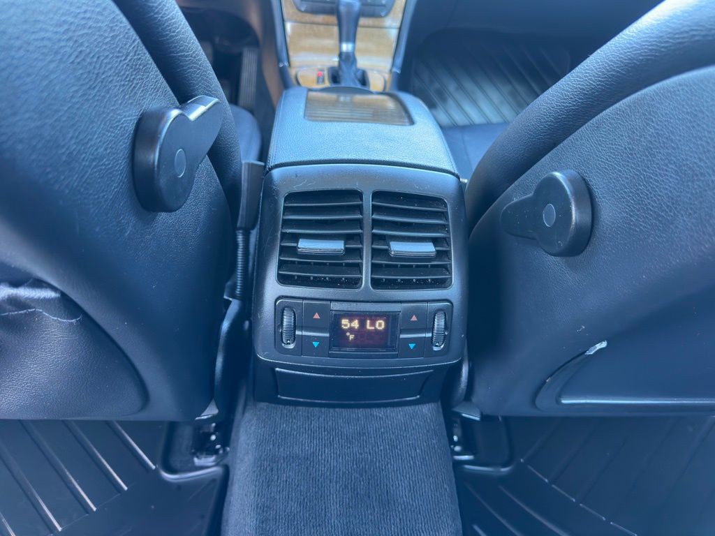 2008 Mercedes-Benz E-Class Image 32