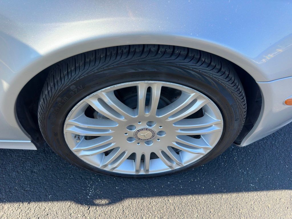 2008 Mercedes-Benz E-Class Image 40