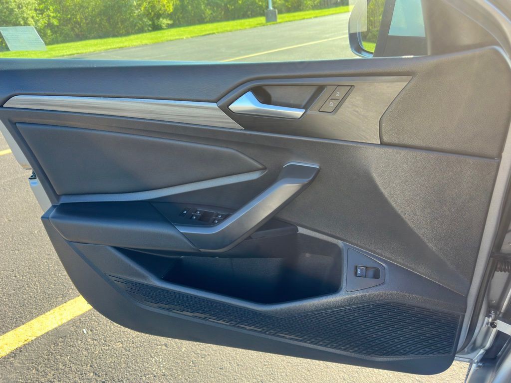 2019 Volkswagen Jetta Image 24