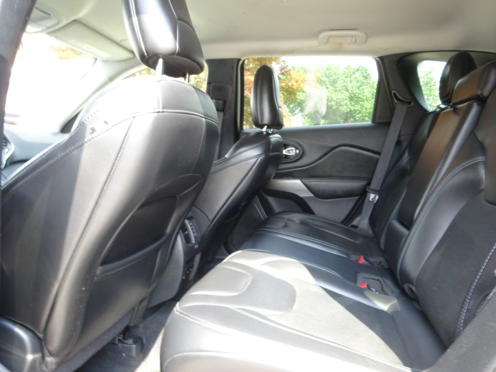 2020 Jeep Cherokee Image 9