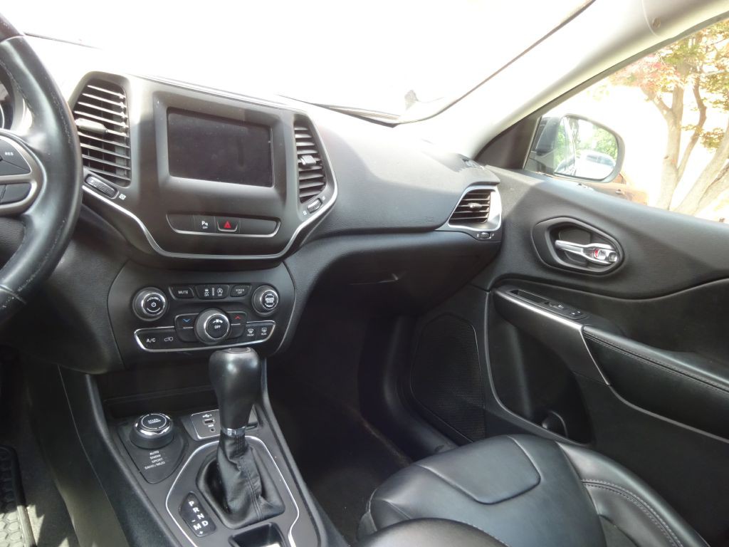 2020 Jeep Cherokee Image 12
