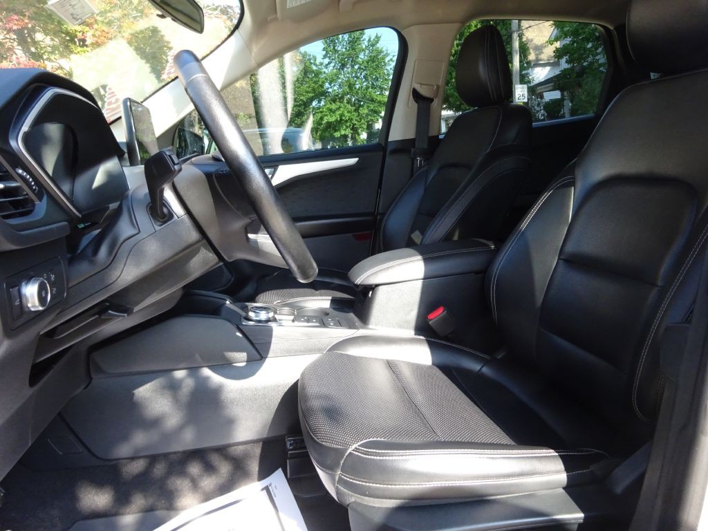 2020 Ford Escape Image 8