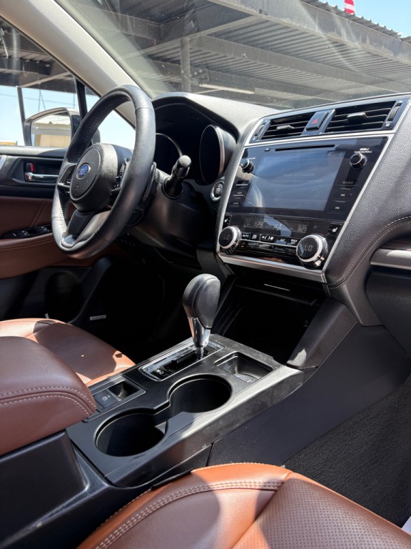 2019 Subaru Outback Image 2