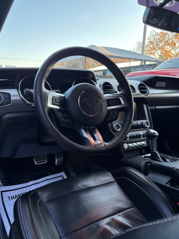 2015 Ford Mustang Image 2