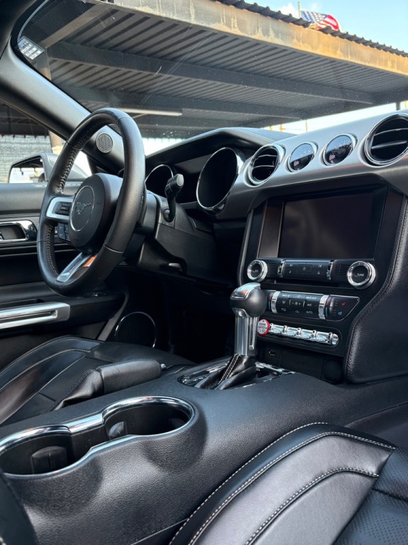 2015 Ford Mustang Image 4