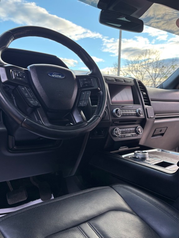 2018 Ford Expedition Image 2