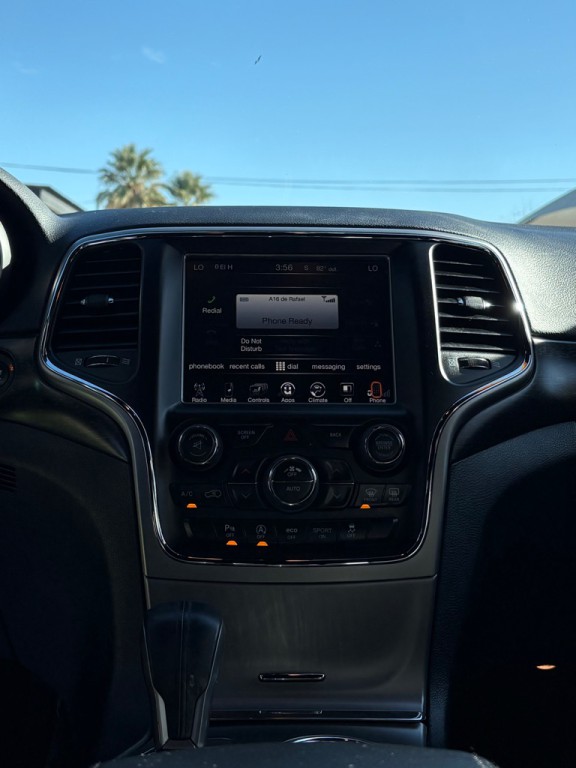 2017 Jeep Grand Cherokee Image 2