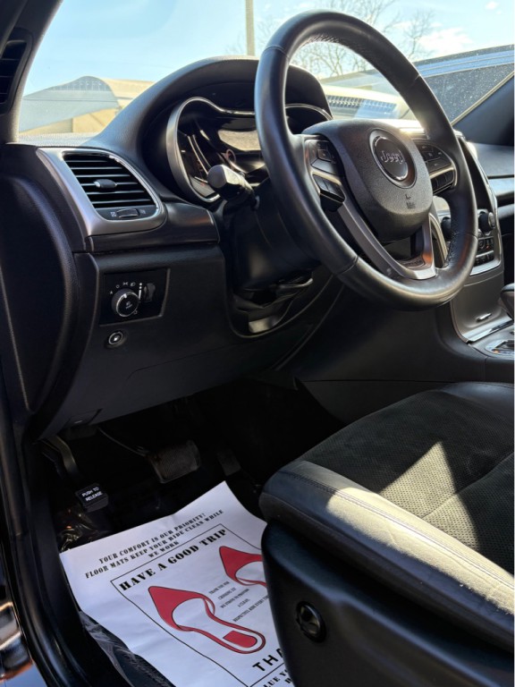 2017 Jeep Grand Cherokee Image 4