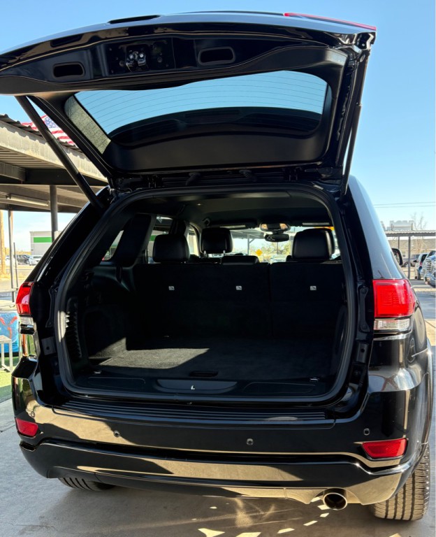 2017 Jeep Grand Cherokee Image 12