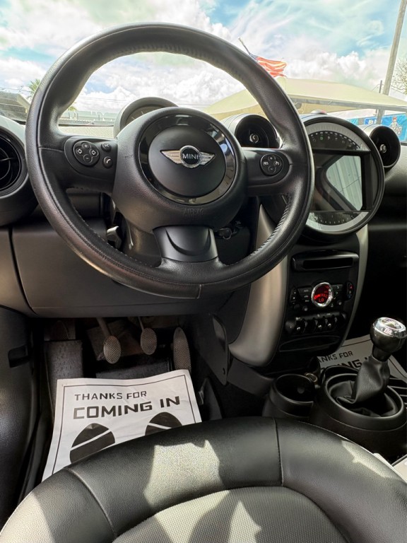 2015 MINI Cooper Image 2