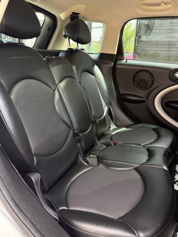 2015 MINI Cooper Image 10