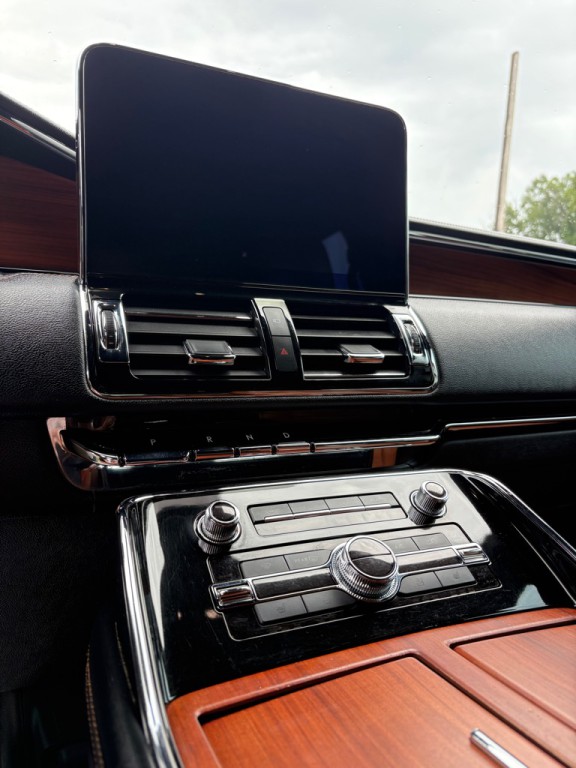 2019 Lincoln Navigator Image 3