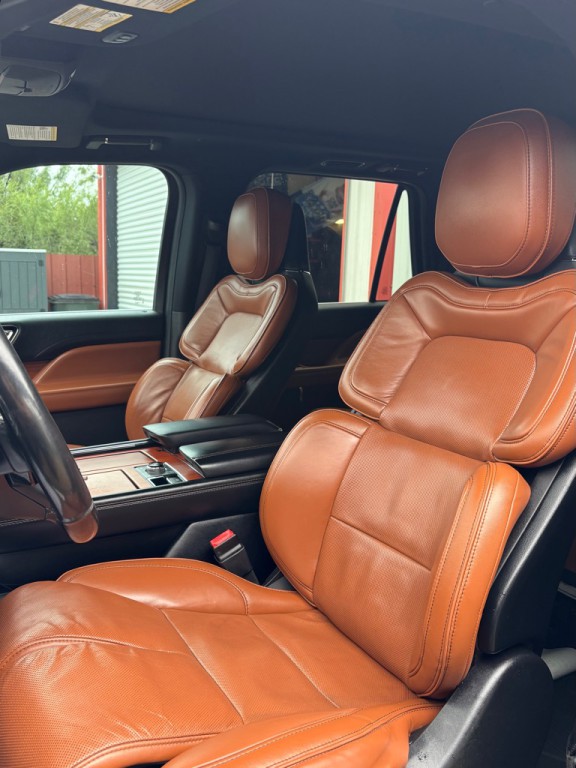 2019 Lincoln Navigator Image 4