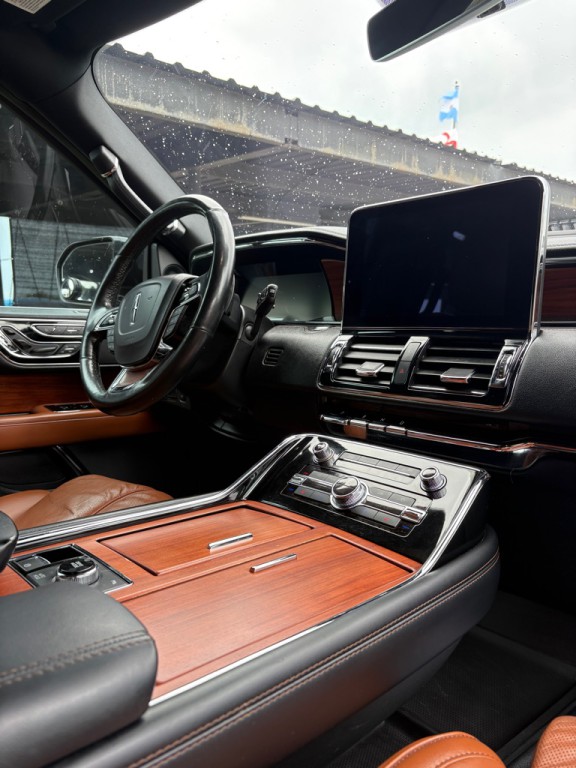 2019 Lincoln Navigator Image 5