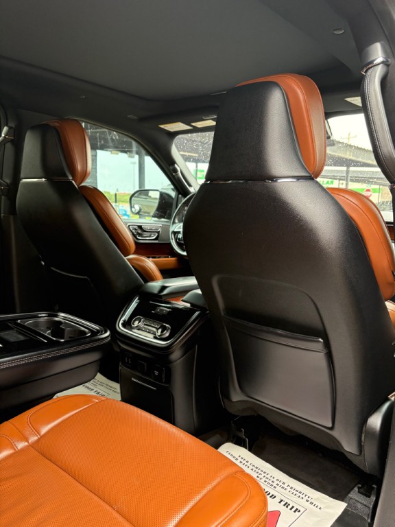 2019 Lincoln Navigator Image 9