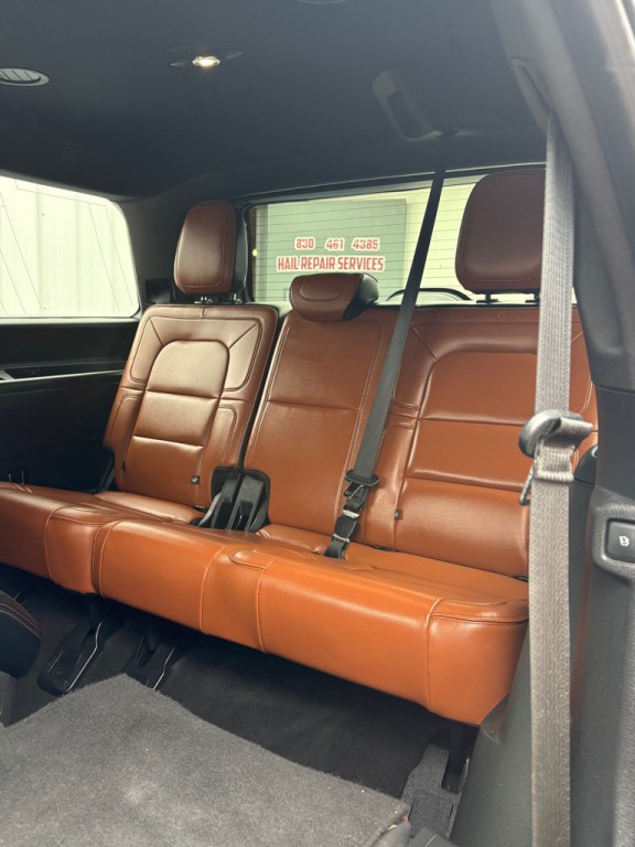 2019 Lincoln Navigator Image 12