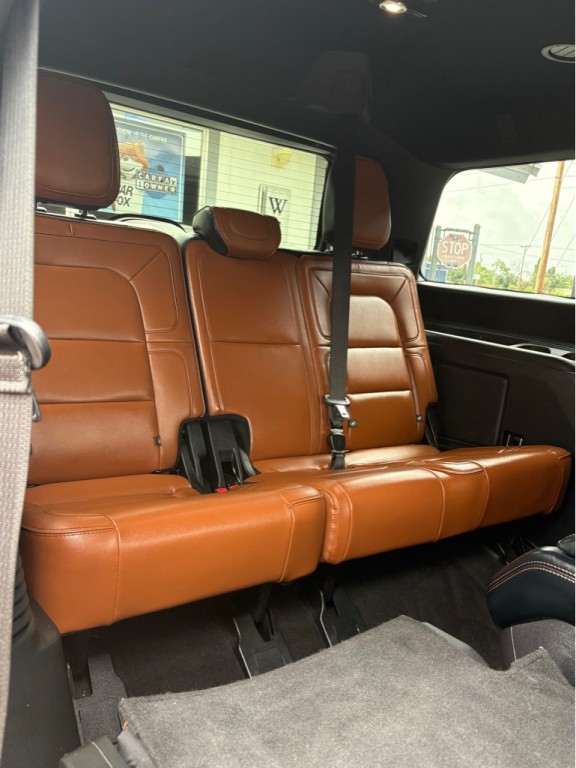 2019 Lincoln Navigator Image 13