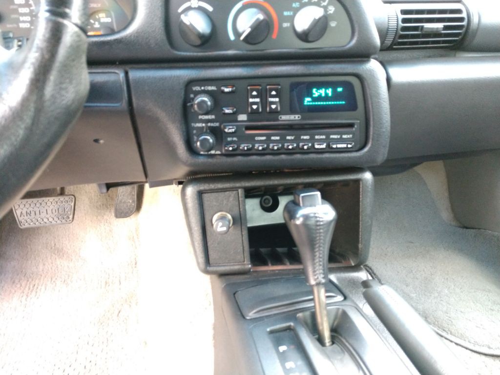 1995 Chevrolet Camaro Image 17