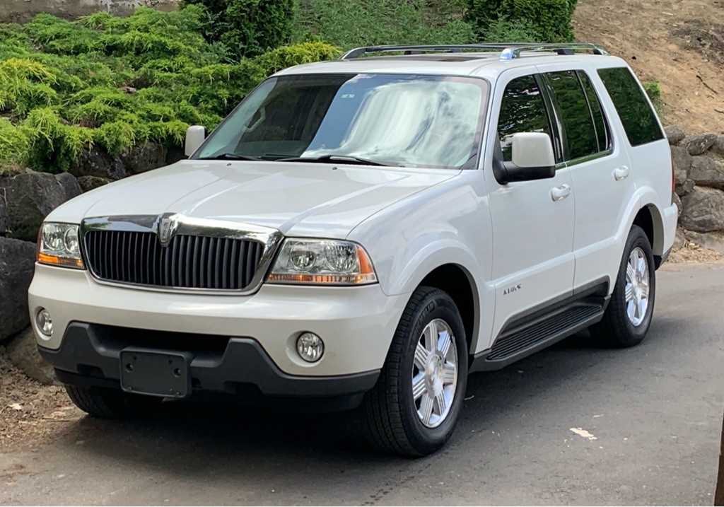 2003 Lincoln Aviator Image 1