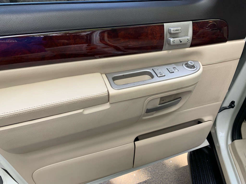 2003 Lincoln Aviator Image 9