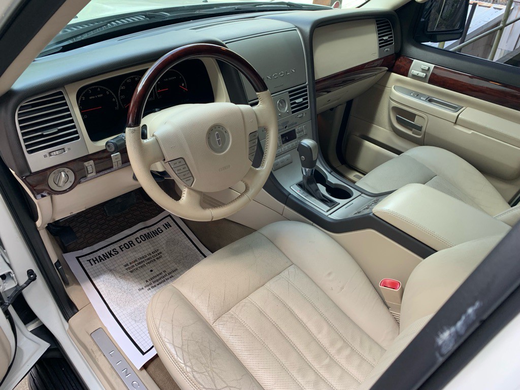 2003 Lincoln Aviator Image 10