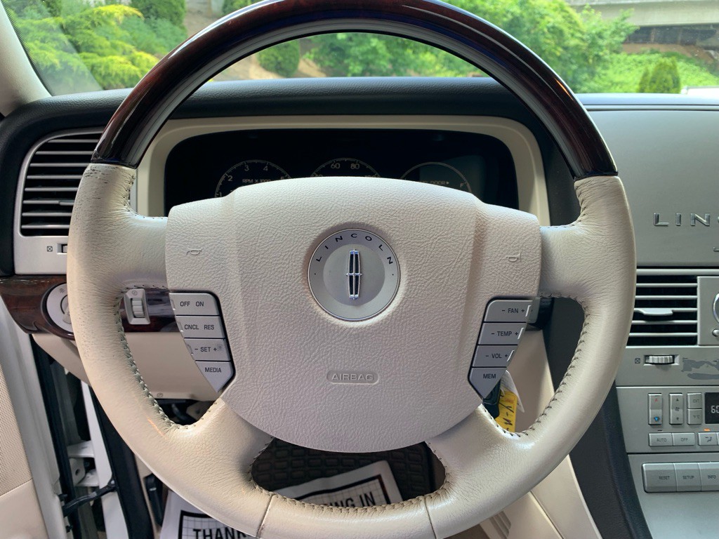 2003 Lincoln Aviator Image 14