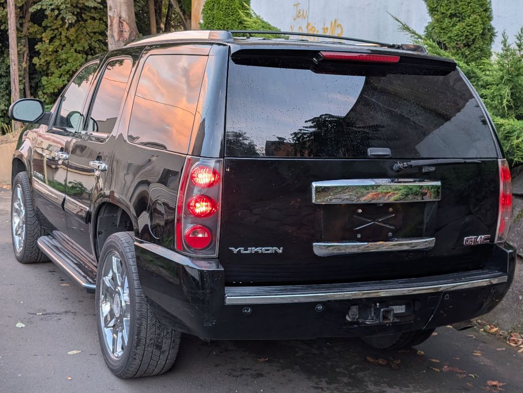 2008 GMC Yukon Image 4