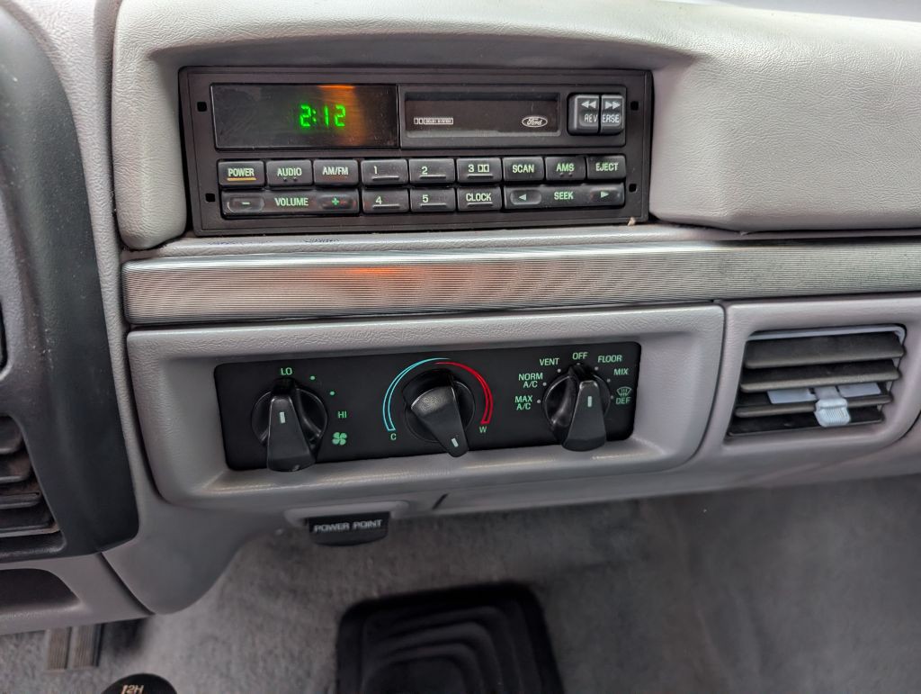 1994 Ford F-250 Image 10