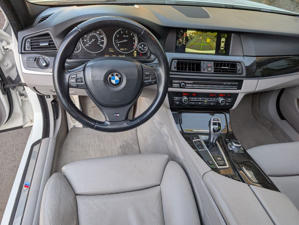 2013 BMW 5 Series Image 8
