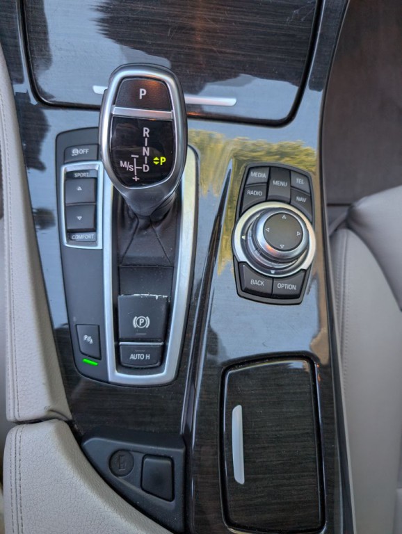 2013 BMW 5 Series Image 11