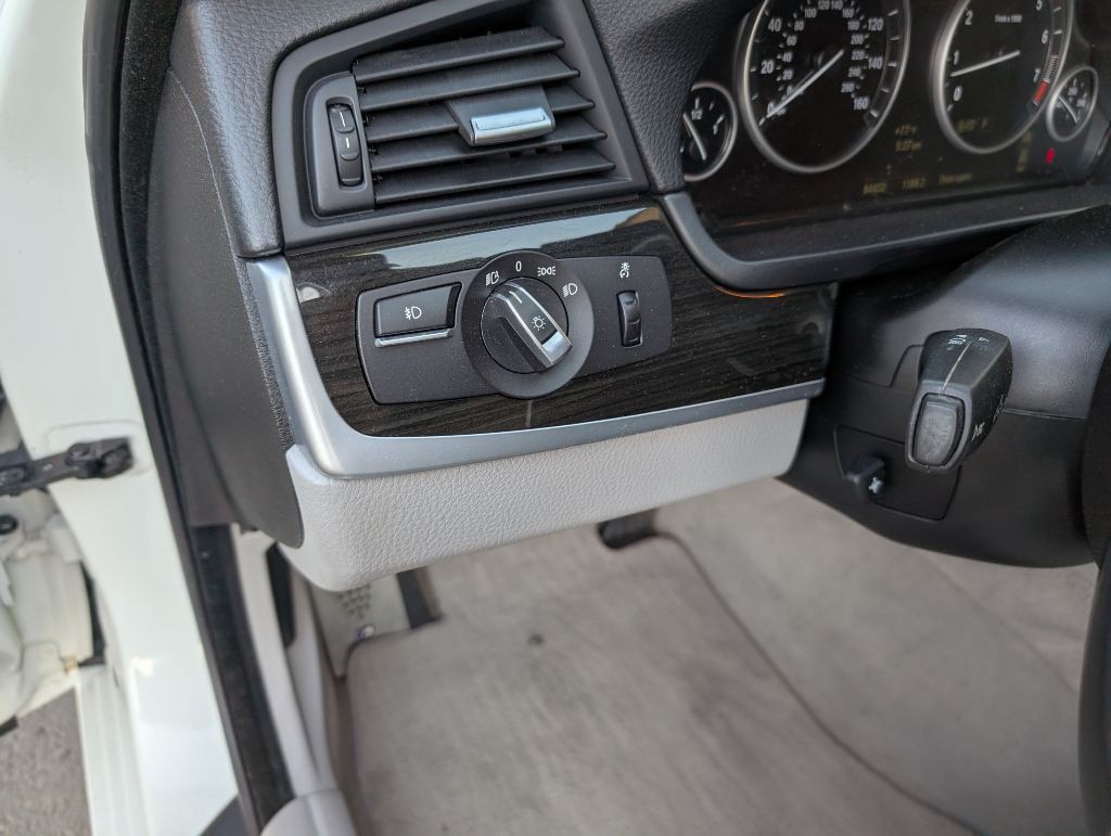 2013 BMW 5 Series Image 12
